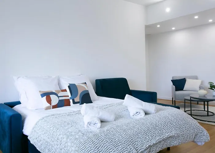 Majestic & Idyllic Parisian Flat - Champs-Elysees